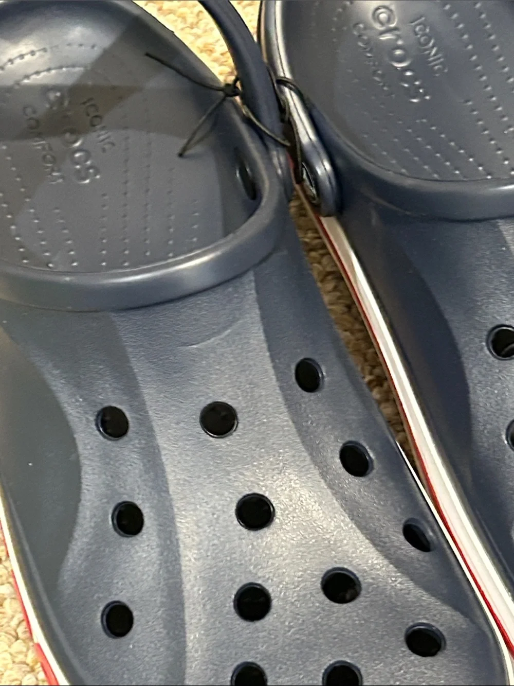 New in box Crocs Iconic Bayaband Clog Mens Size 11 Navy/Pepper